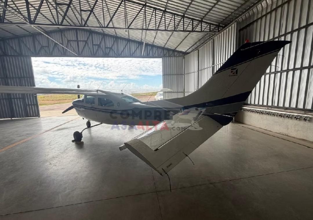 Cessna 210R 4