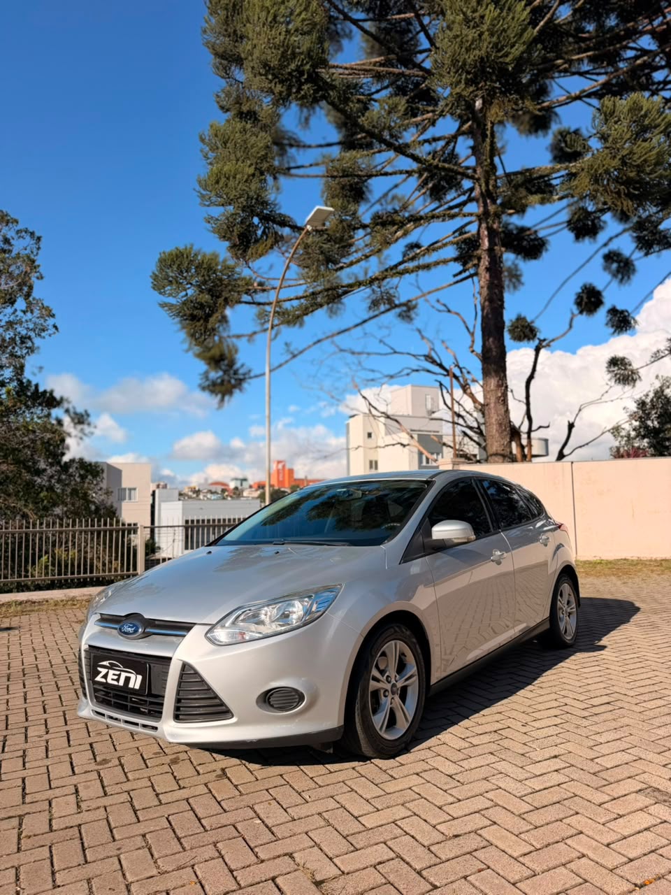 Ford Focus SE Plus 1