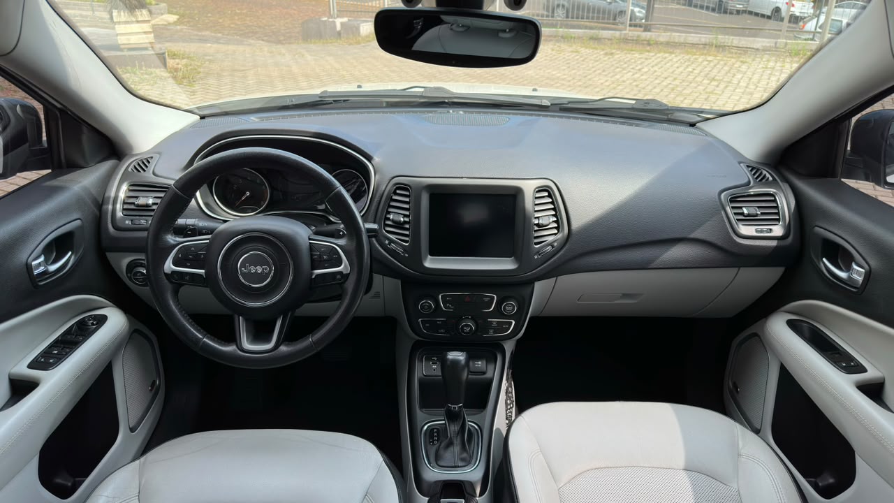Jeep Compass 8