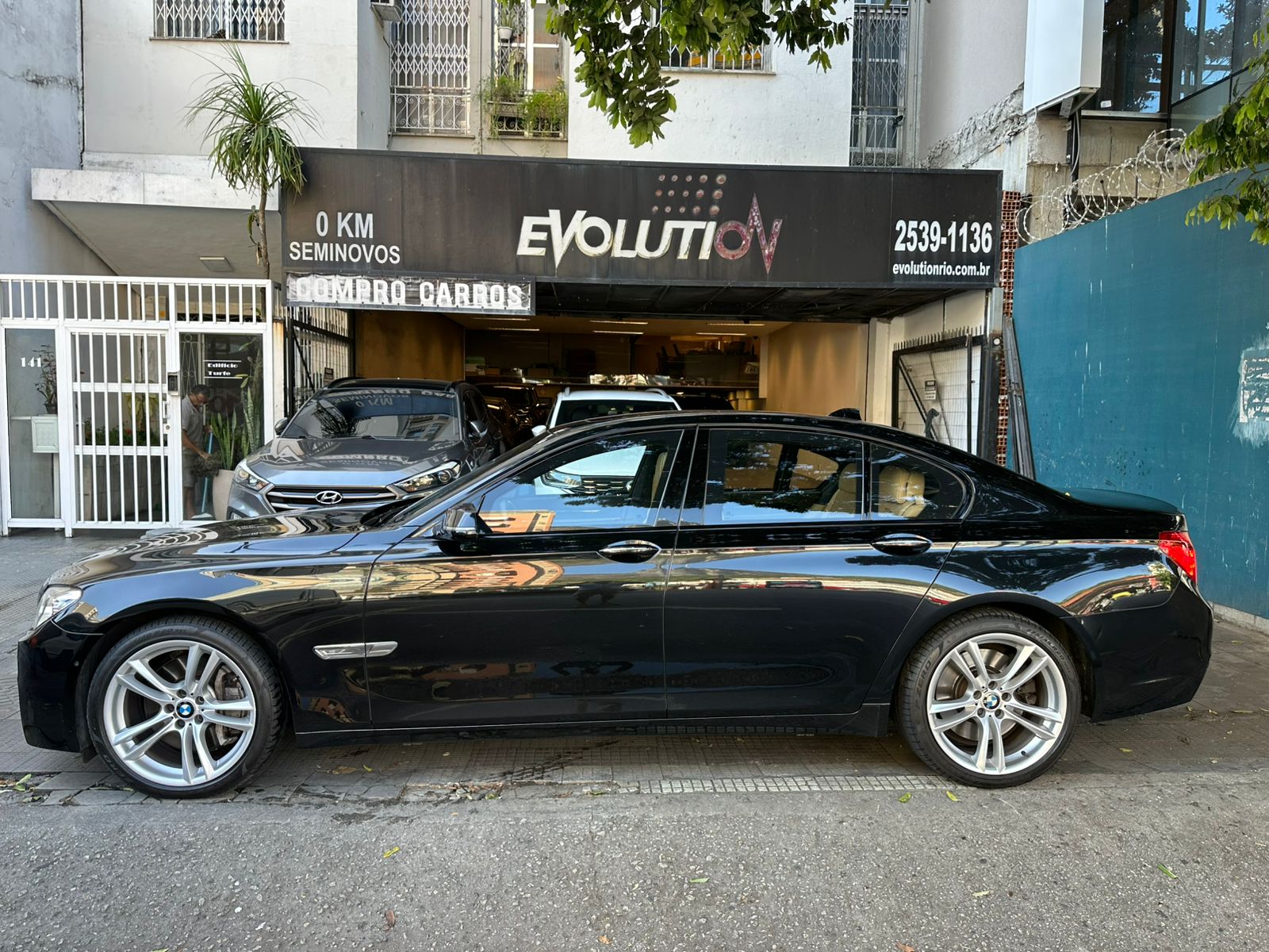 BMW 750i 6