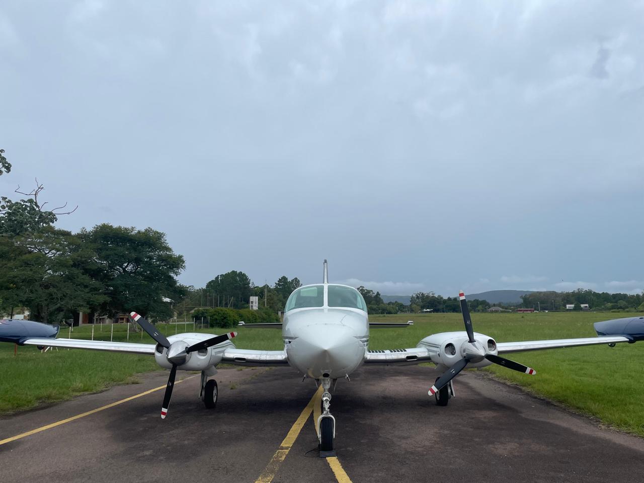 Cessna 402B 2